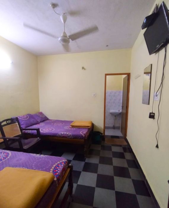 Standard-4-member-room-02